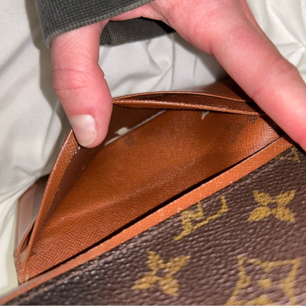 Louis Vuitton Monogram Wallet - Picture 4 of 7